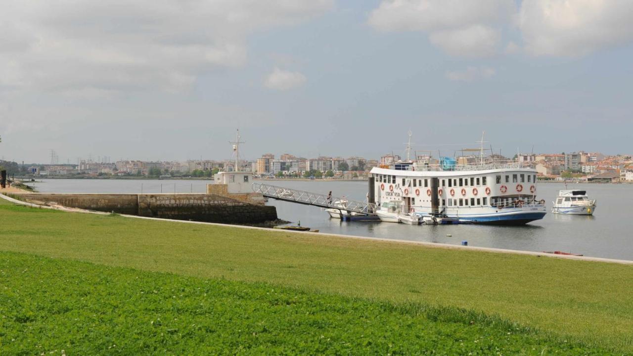 The Boat Apartamento Tematico Seixal  Exteriör bild
